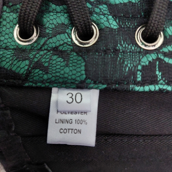 Corset - Picture 3 of 4